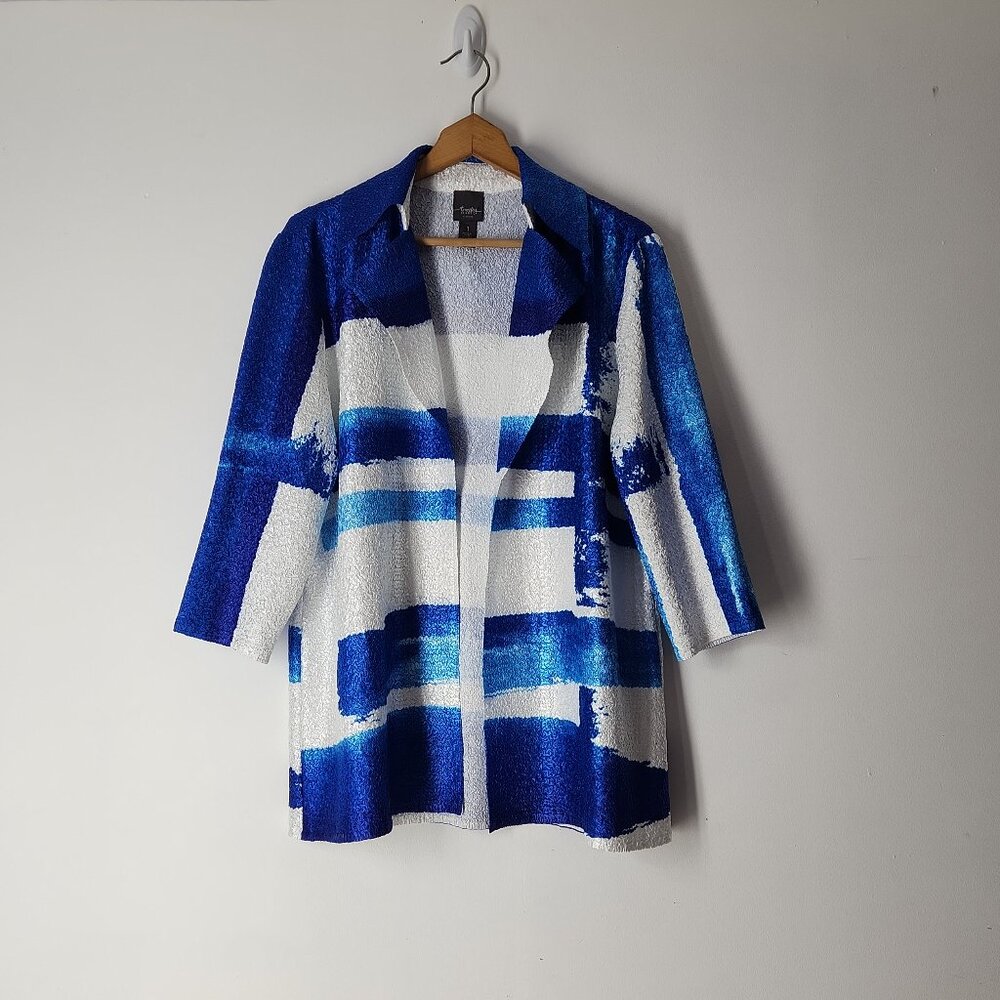 Chicos 1 Travelers Collection Blue White Textured Crinkle Jacket women's M / 8